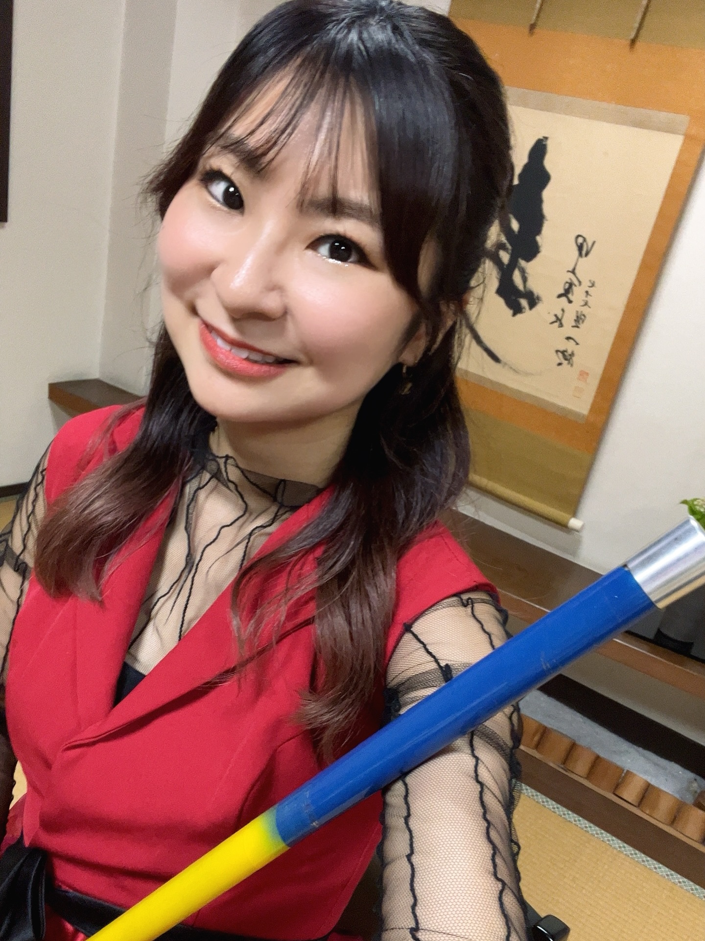 【京都府舞鶴のロータリークラブ様ご宴会にて🎩】

トミーさんからのご紹介で
舞鶴のロータリークラブ様のご宴会にて、洋のマジックショーをお届けしました✨ 
皆さま温かく迎えてくださりありがとうございました☺️

実は舞鶴には仲良しの親戚が住んでいて、帰りに久しぶりの再会もできてほっこり🫶 

ご覧いただいた皆さま、ありがとうございましたଘ(੭ˊ꒳​ˋ)੭✧
 
 
 
 
#マジシャン梨花 #出張マジック #洋のマジック #ステージマジック 
#ロータリークラブ #企業イベント #ご宴会余興 #舞鶴イベント 
#関西マジシャン #パフォーマー派遣 #プロマジシャン #イベント出演受付中 
#マジックショー #参加型マジック #宴会芸 #演出提案