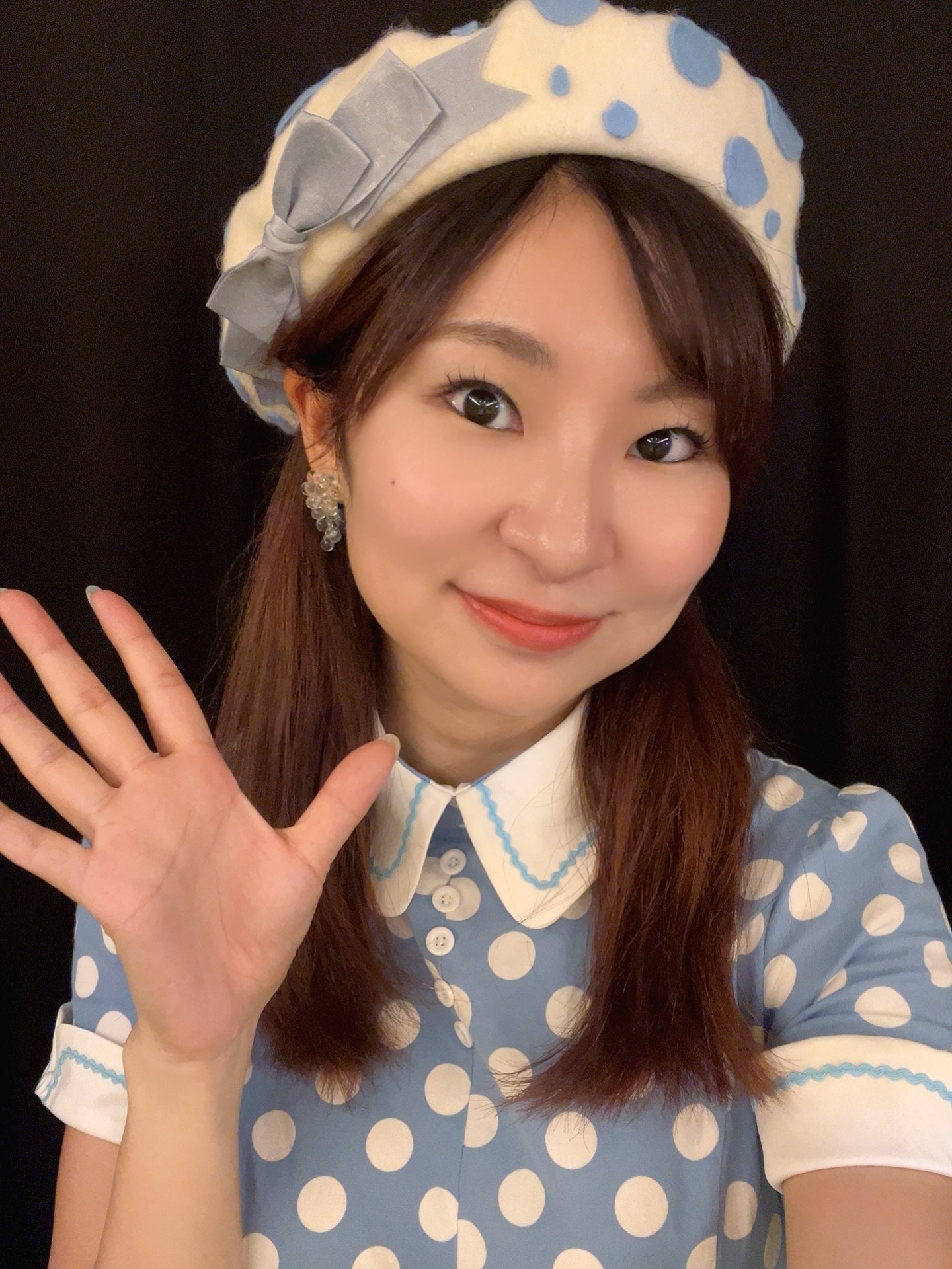 ふわふわ〜🪄🫧✨
ピアスも数年前にハンドメイド作家さんから購入して、
気に入って付けてたんだけどシャボン玉に見えるな？
と思ってから衣装用ピアスに昇格𓏸𓈒𓂃🫧

 
 
#ふわりん先生 #シャボン玉ショー #バブルショー #保育園イベント #幼稚園イベント #親子イベント #お楽しみ会 #子どもイベント #出張パフォーマンス #しゃぼん玉ショー