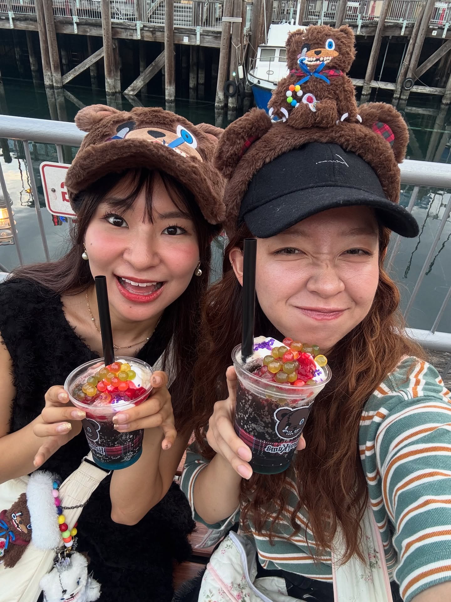 たまにはプライベートな投稿もദി- ̫ -)✨

ショーのアシスタントとしても大活躍してくれている
実咲ちゃんと1年で1番好きなイベント、ホラナイ参戦🧟‍♀️

今年はスケジュールがミチミチでなかなか行けないから
SNSで色んな子見て楽しんでいる。

ホラー映画観たりするのが息抜き。

#hhn #usj